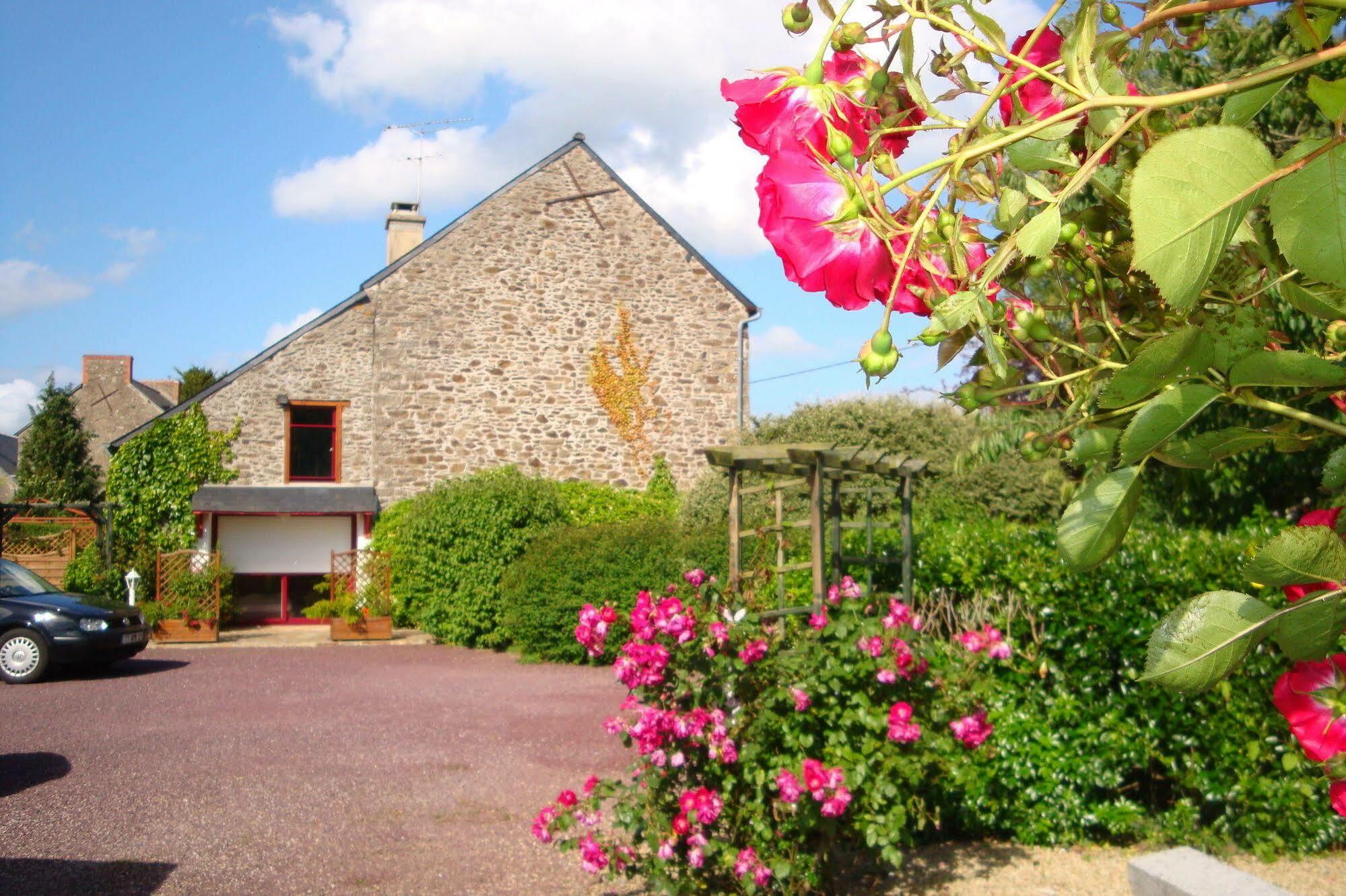 Au Jardin D'Eloise Bed and Breakfast Tremereuc Exteriör bild